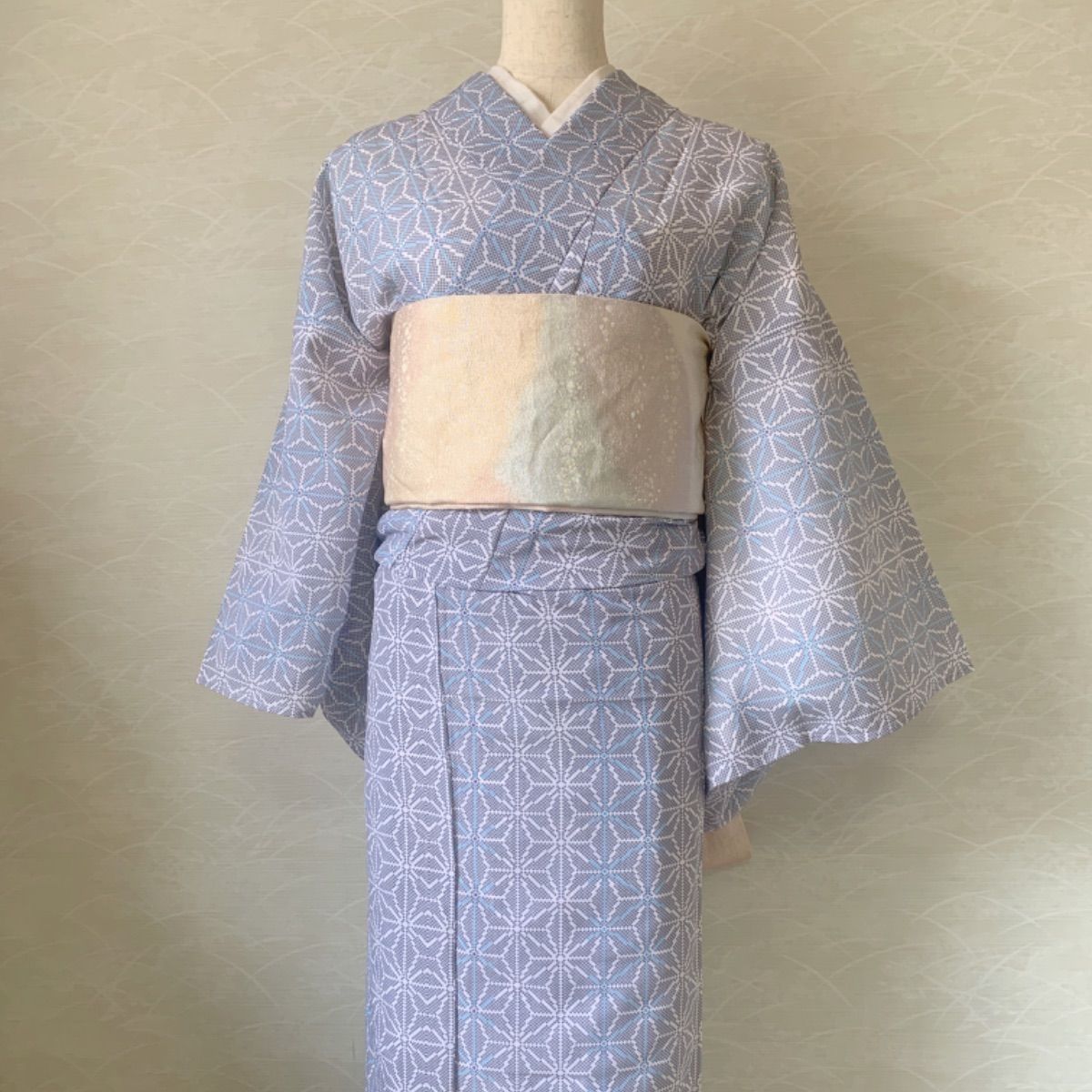 夏着物 小紋 紗 日本染生地 洗える着物 上品Lサイズ灰青色　麻の葉 幾何学