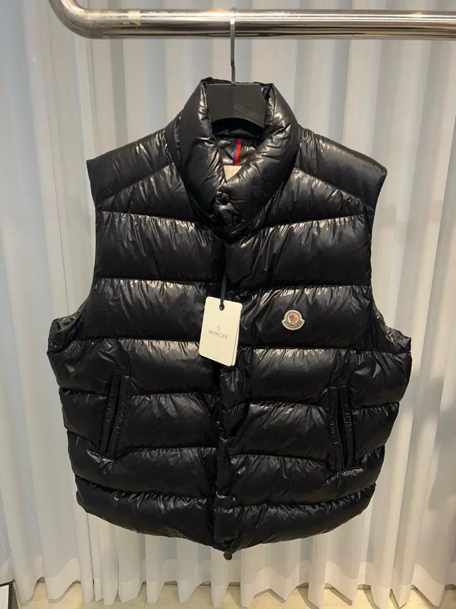 7 MONCLER モンクレール テレビ Tibb ダウンベスト 黒