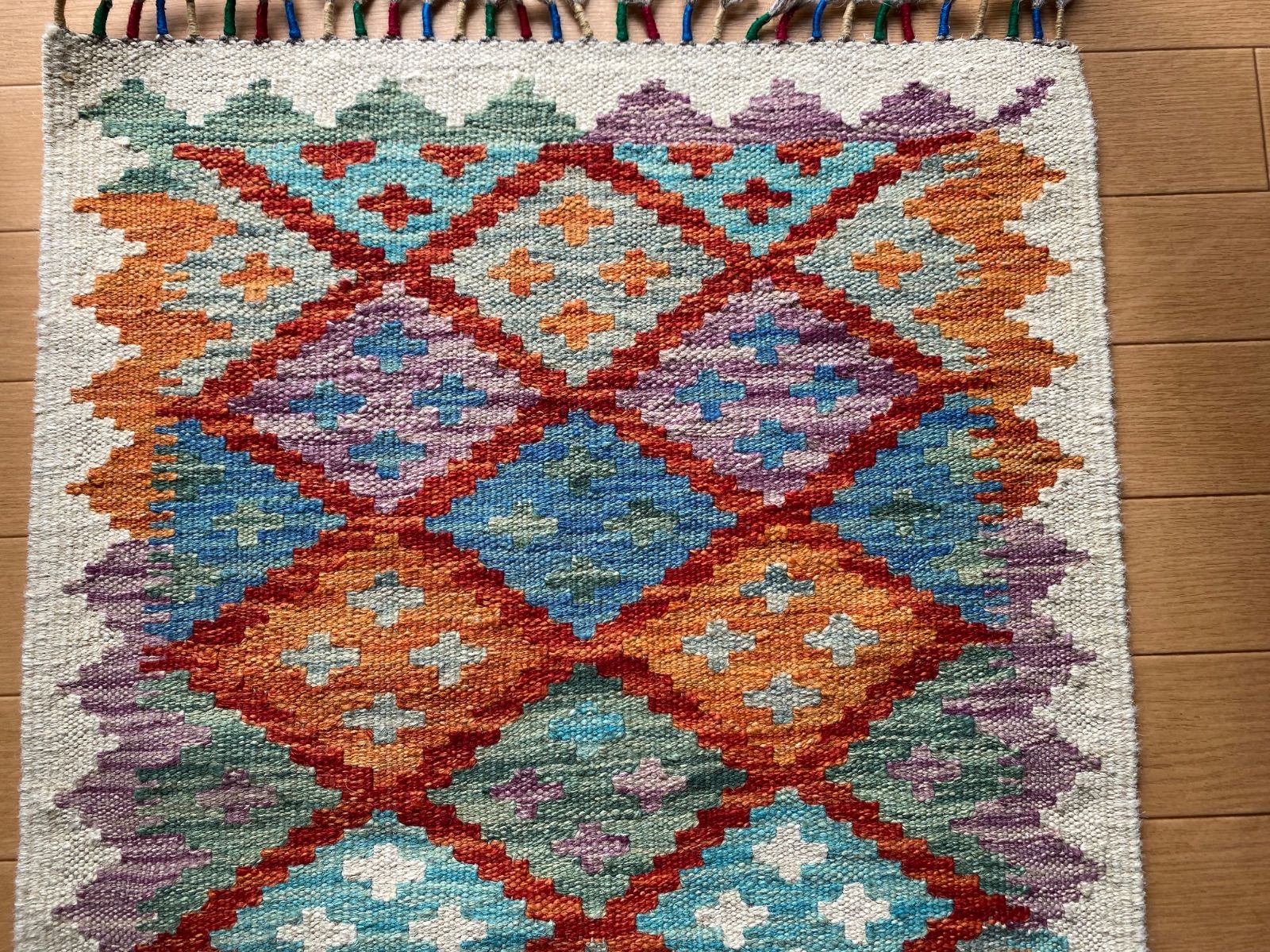 センスの良い素敵なキリム選びました お部屋の模様替えに