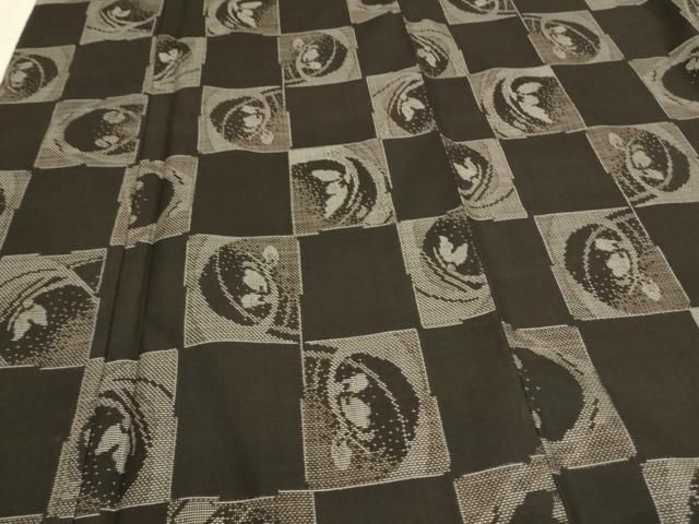 平和屋着物●本場大島紬　9マルキ　色紙重ね文　正絹　逸品　CABA1246gh 平和屋着物○本場大島紬 9マルキ 泥染め 色紙重ね吉祥文 田畑織物謹製