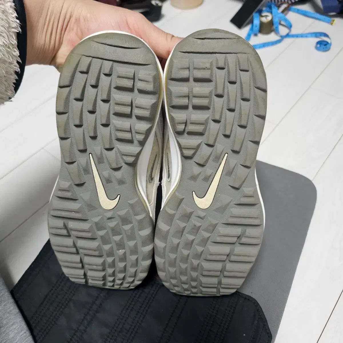 【直営店買付】 エアマックス メンズゴルフシューズ 26 リブゴム