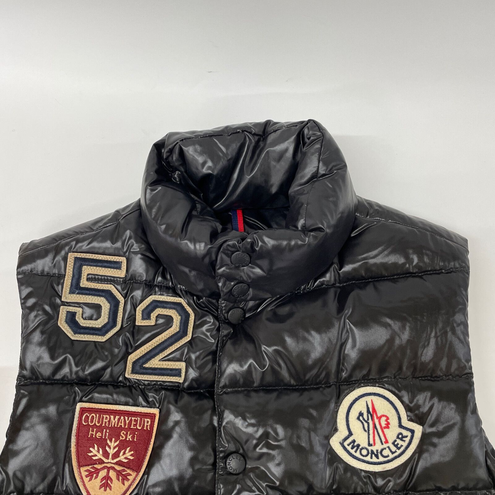 MONCLER ダウンベスト チベットワッペンスペシャル ブラック M 美品 MONCLER モンクレール ブラック チベット ワッペン ダウンベスト