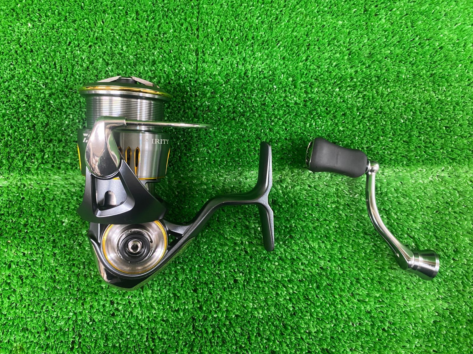  23 エアリティ LT 2500 S-XH 併売 ☼ スピニングリール リール