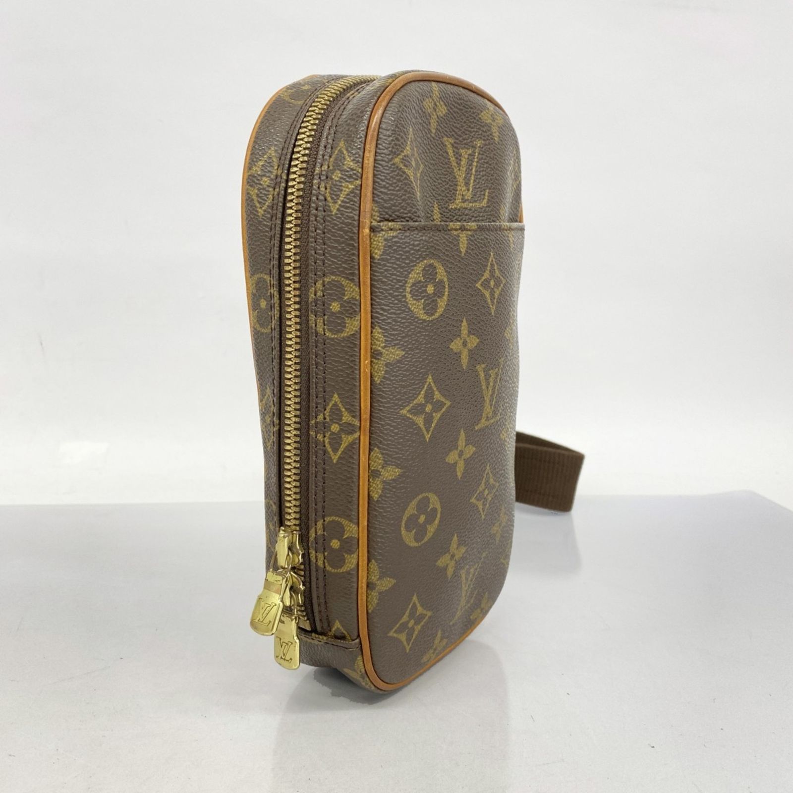 ⚫️RIA⚫️【ルイ ヴィトン】　モノグラム　ボディーバッグ　ガンジュ LOUIS VUITTON ルイヴィトン モノグラム ポシェットガンジュ