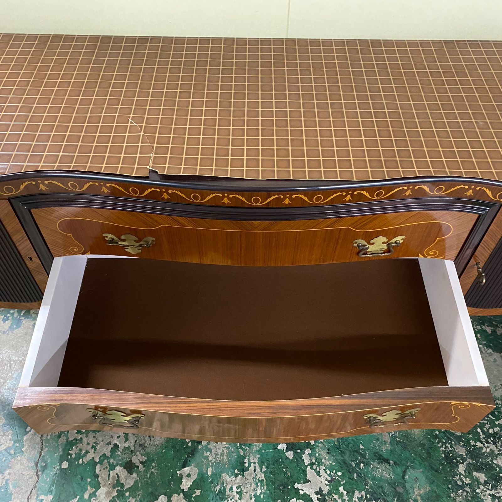 アンティークキャビネット