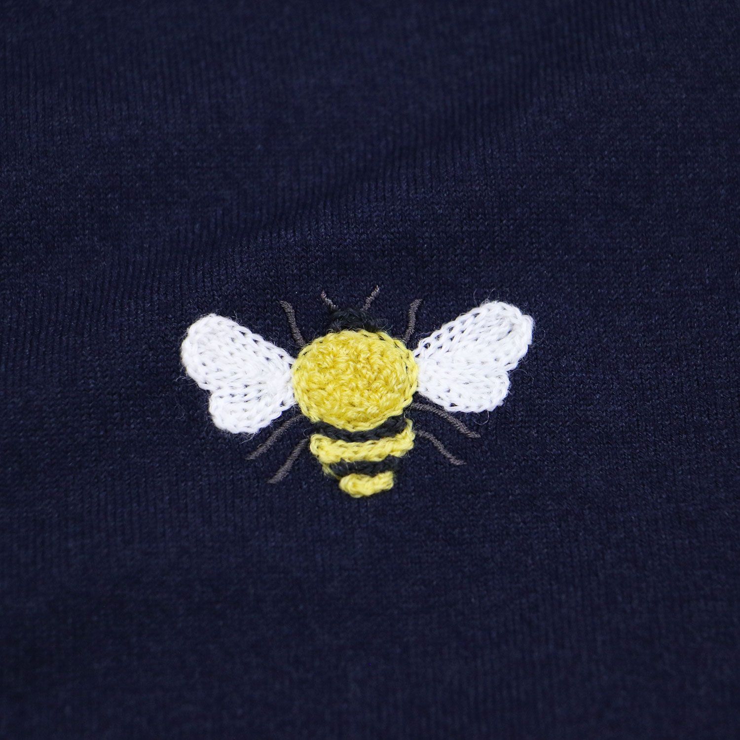SEVEN TEN by MIHO KAWAHITO セブンテンバイミホカワヒト カーディガン ネイビー 紺 サイズ:M / ワンポイント刺繍 カーディガン / ニット ハイゲージ リブ コンパクト ゴールド釦 / トップス セーター 羽織り【レディース】【中古】 SEVEN TEN by MIHO KAWAHITO セブンテンバイミホカワヒト カーディガン
