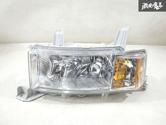 トヨタ☆bB NCP31 純正 ヘッドライト 右 HID KOITO 52-119