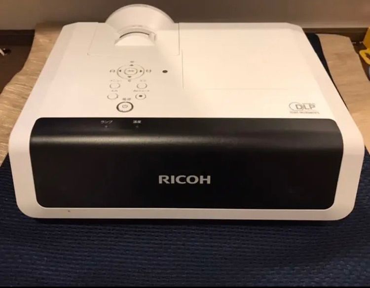 RICOH リコー 短焦点 プロジェクター PJ WX4240N - メルカリ