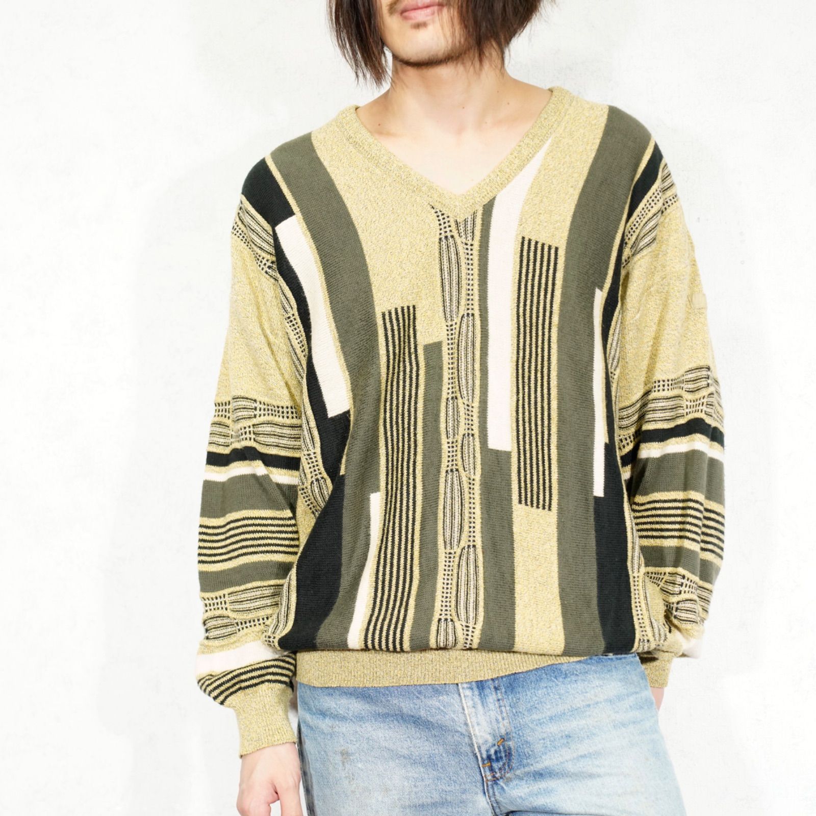 EU VINTAGE BUECKLE V NECK DESIGN 3D KNIT|ヨーロッパ古着Vネックデザイン3Dニット