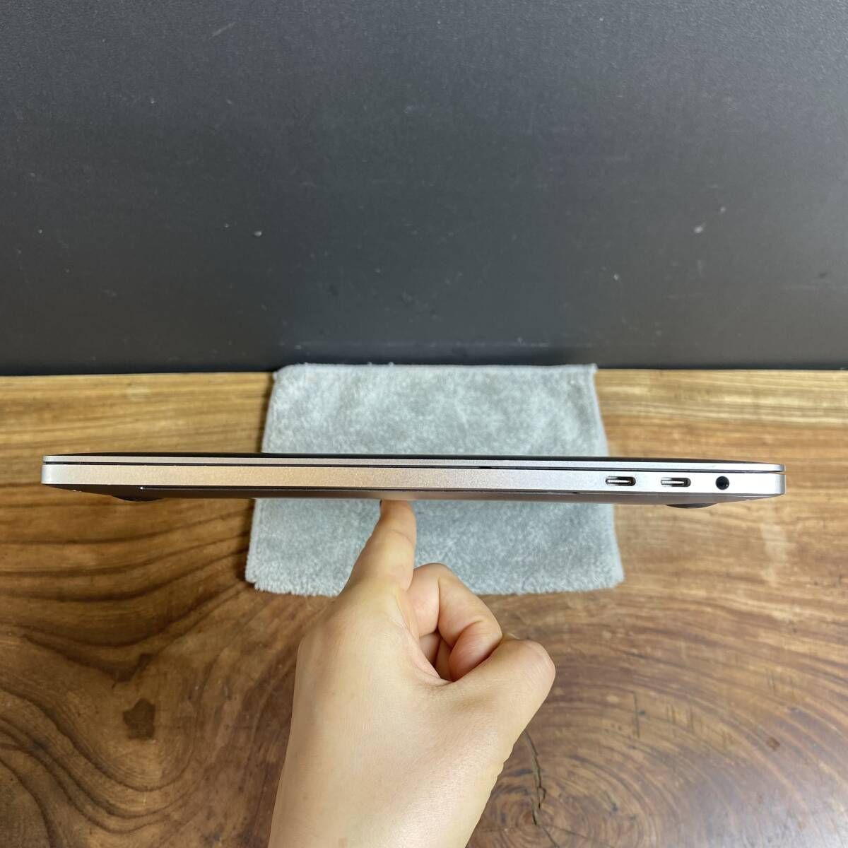 美品/新品バッテリー］Apple MacBook Pro 13inch 2019/Core i7 2.8GHz