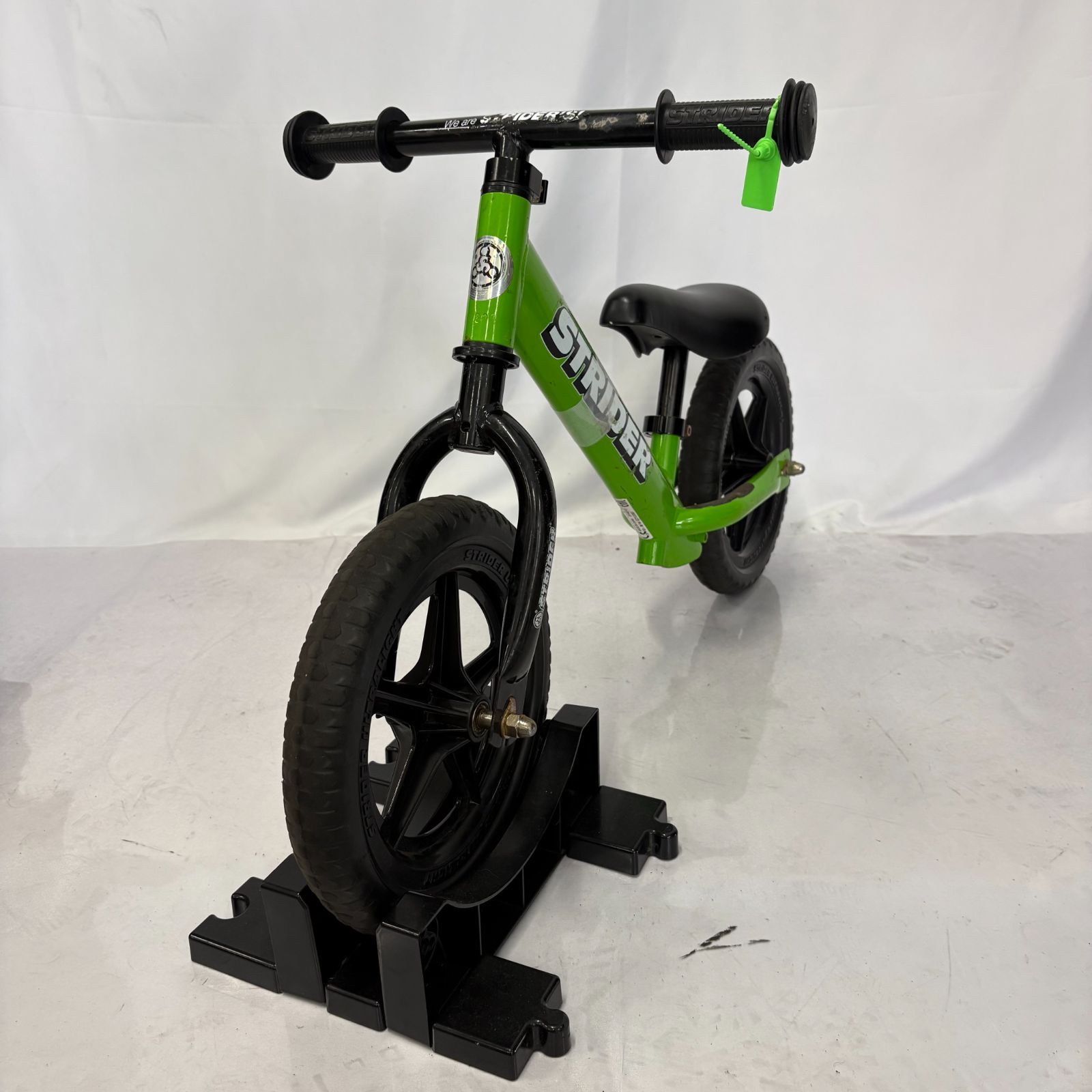 STRIDER ストライダー 12インチ スポーツモデル 緑 グリーン