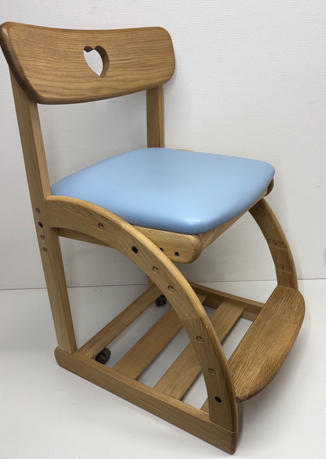 学習椅子 XT1801KE