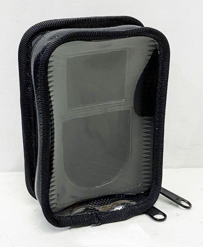 レア UNDERCOVER GIZ柄 iPod classic ケース ポーチ UNDERCOVER｜アンダーカバー iPod classic ケース ポーチ ブラック GIZ