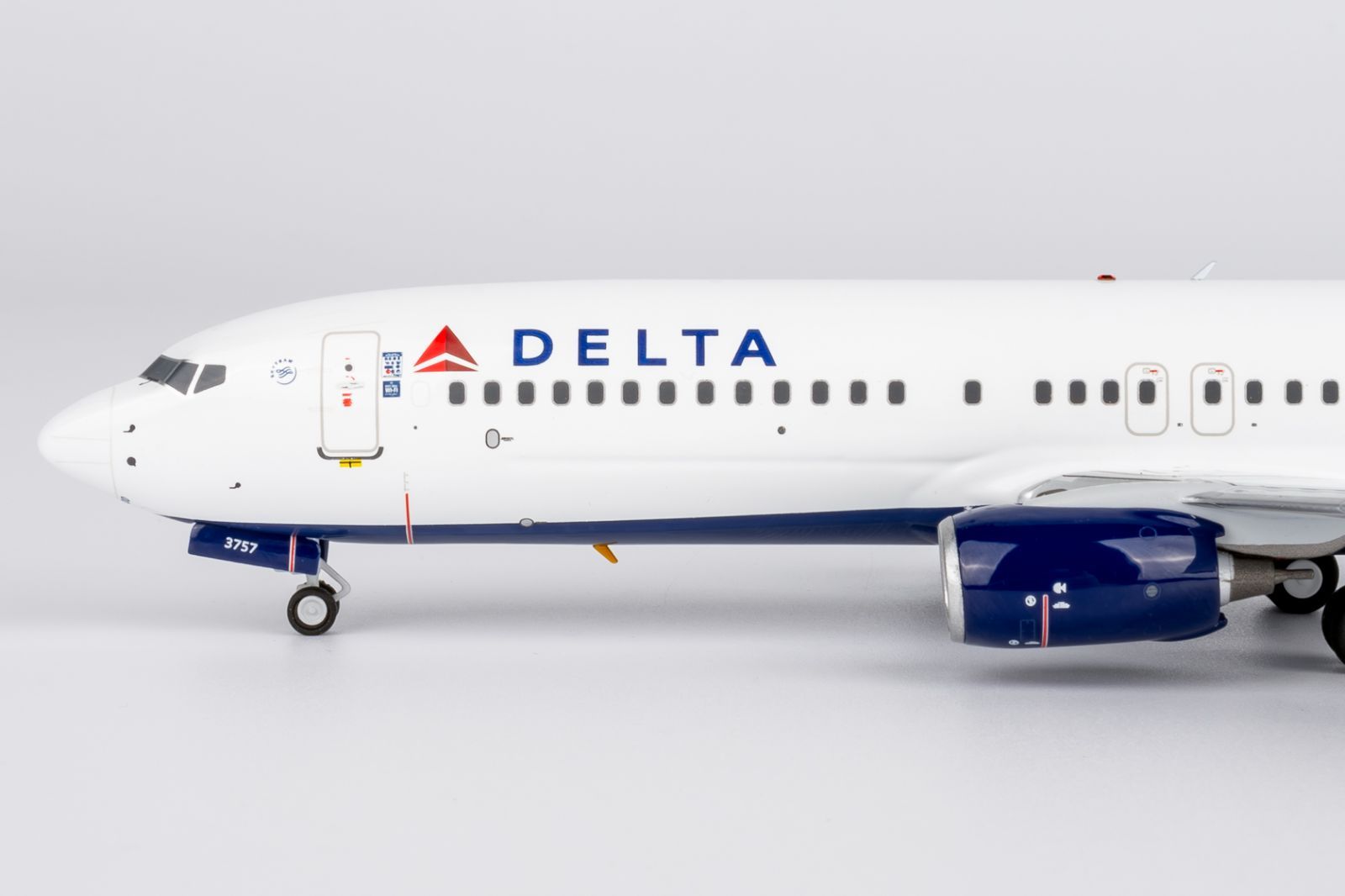 NGmodel デルタ航空 737-800|w N3757D 1|200 08061