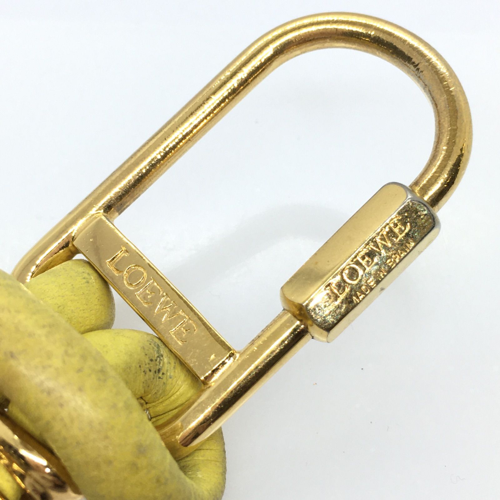 LOEWE　ゴールド キーホルダー LOEWE ロエベ キーホルダー チャーム ゴールド - メルカリ
