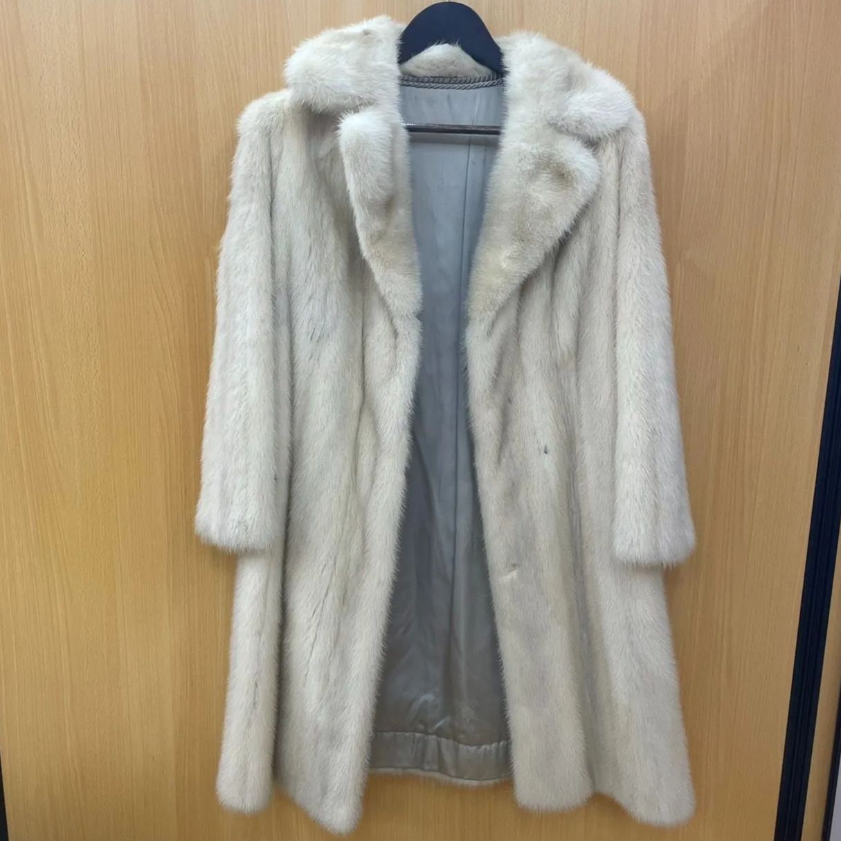 EMBAミンク MINK ミンクファー 染め コート 楽天市場】ミンク毛皮コート embaの通販