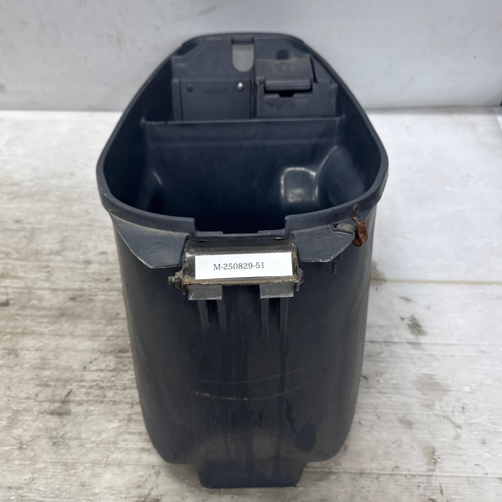 HONDA タクト AF30 メットインボックス ホンダ