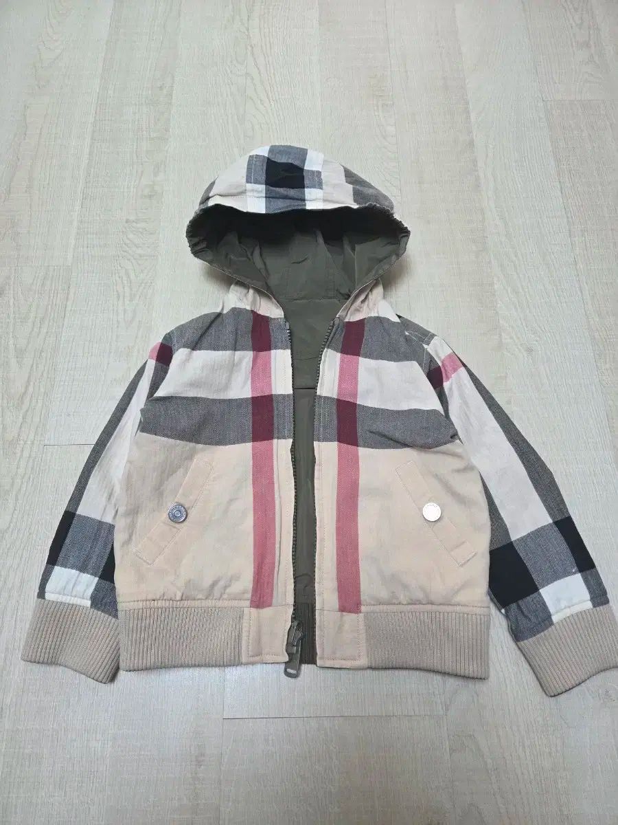 3Y Burberry Kids バーバリーキッズ リバーシブル ウィンドブレーカー ブルゾン