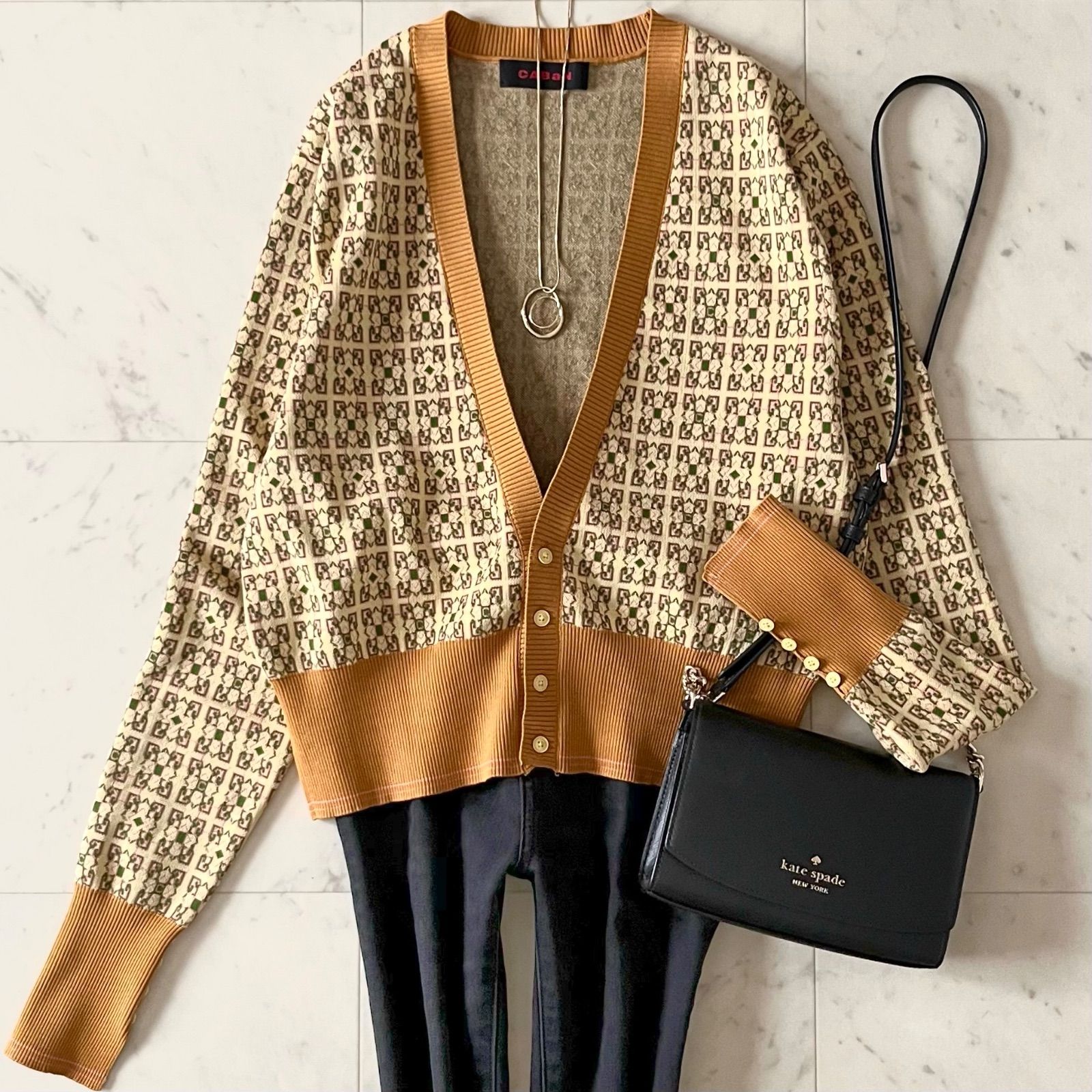 ショップフォローで500円割引クーポン 定価3万|| CABaN キャバン コットンポリエステルスクエアジャカードカーディガン F マスタードイエロー系 長袖 綿 Vネック ショート丈 トゥモローランド トップス レディース