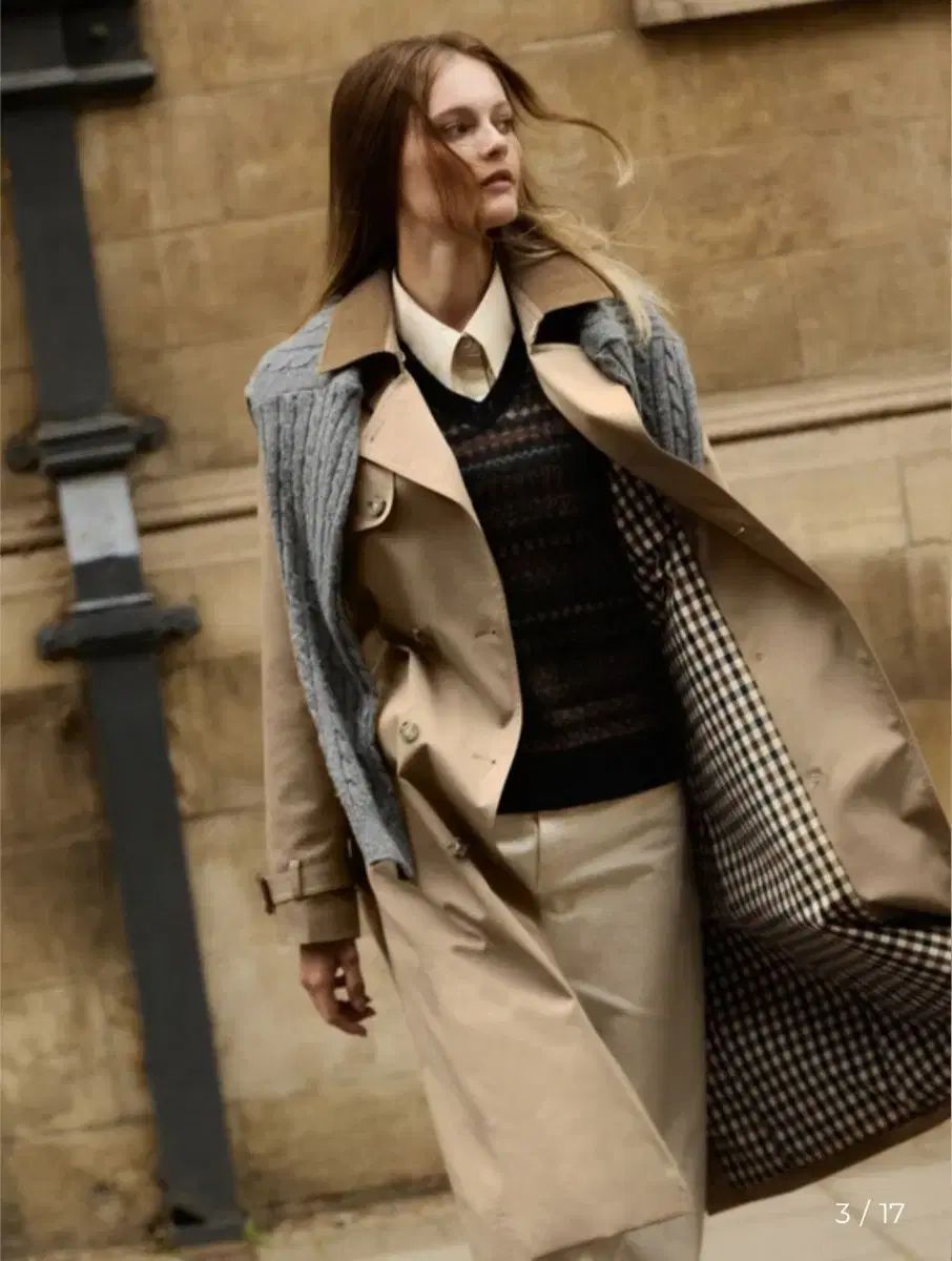 アクアスキュータム ゴールデン ロングトレンチ