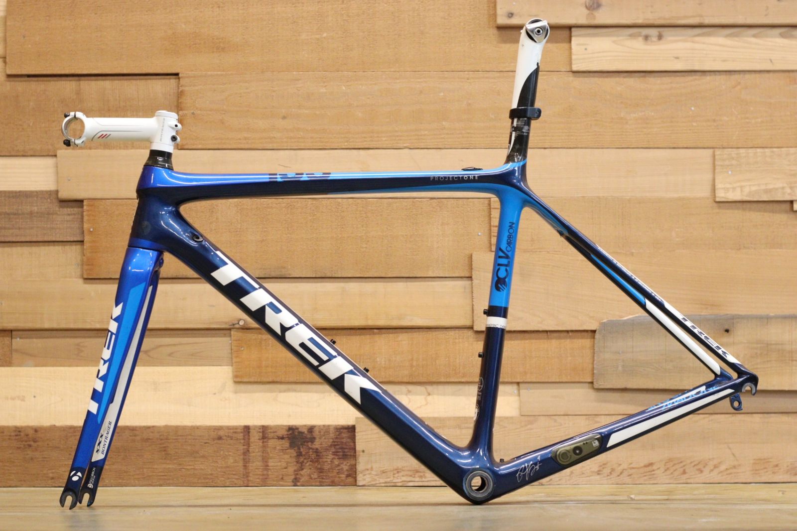 爆買い，2025 トレック TREK マドン MADONE6.9 SSL 54サイズH1