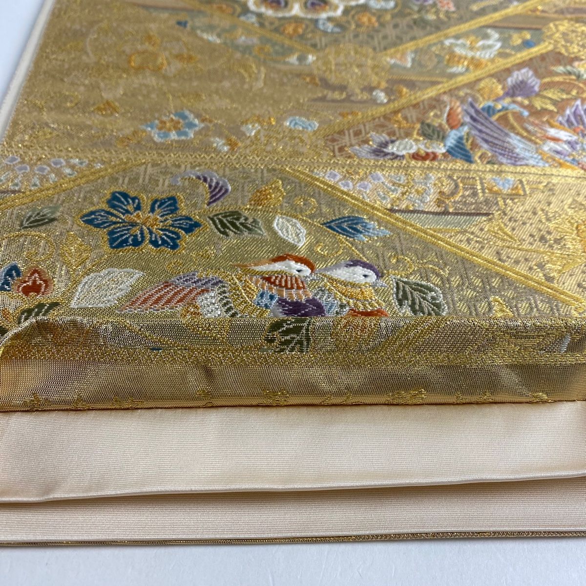 ［六通］　袋帯　中古品　皇金漆宝箔　456cm O-380 袋帯 美品 秀品 華文 宝尽くし 金糸 箔 金色 六通 正絹 【中古