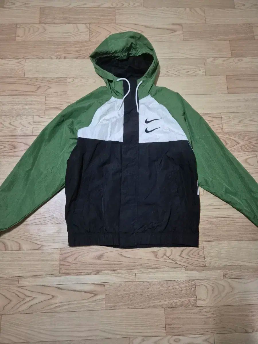 【雷市場（ポンジャン）商品韓国直送】 Nike(ナイキ） ウインドブレーカー ダブル スウッシュ
