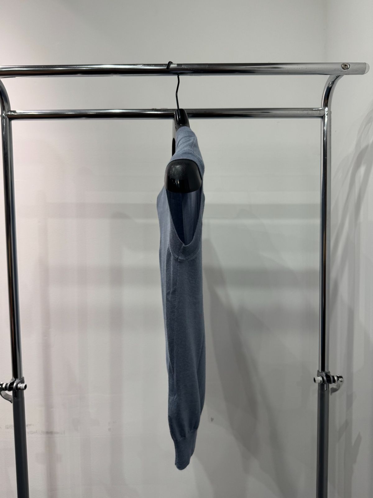 ロゴ刺繍 ニットベスト