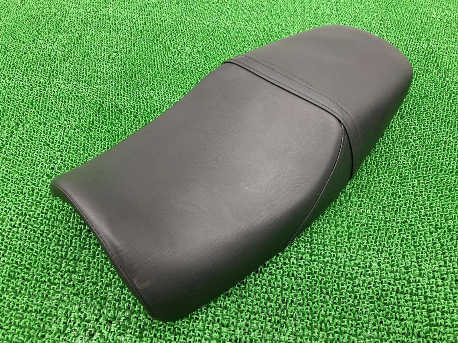 CB400SF シート 社外 バイク 部品 2002年式外し NC39-1031*** NC42 VTEC ノーマルタイプシート シートバンド 【中古】 13 CB400SF シート 社外 バイク 部品 2002年式外し NC39-1031*** NC42