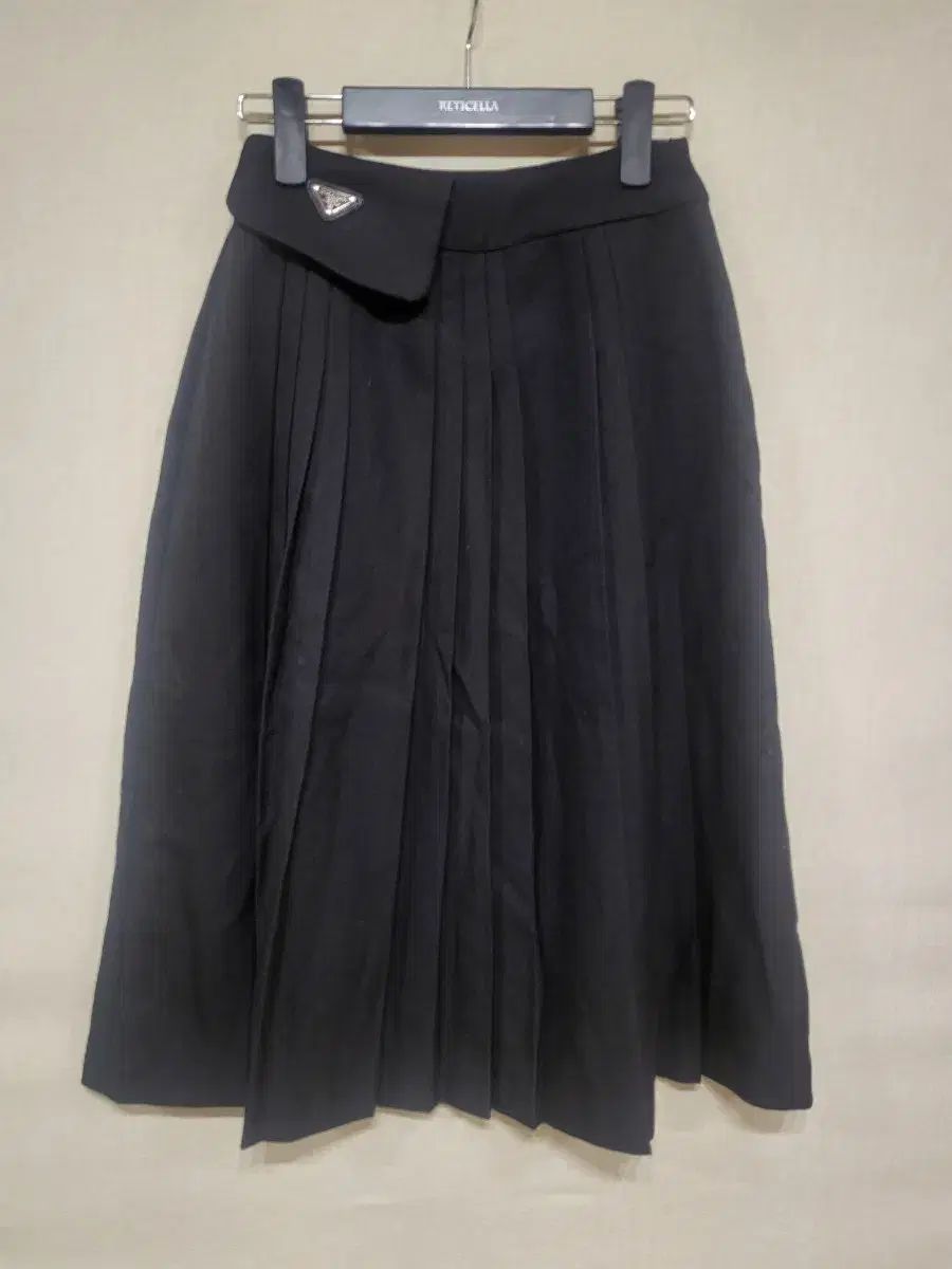 ブックル半袖ニット P トライアングルロゴ プリーツ プリーツスカート セット SIROKUMA-CORPORATION_COM