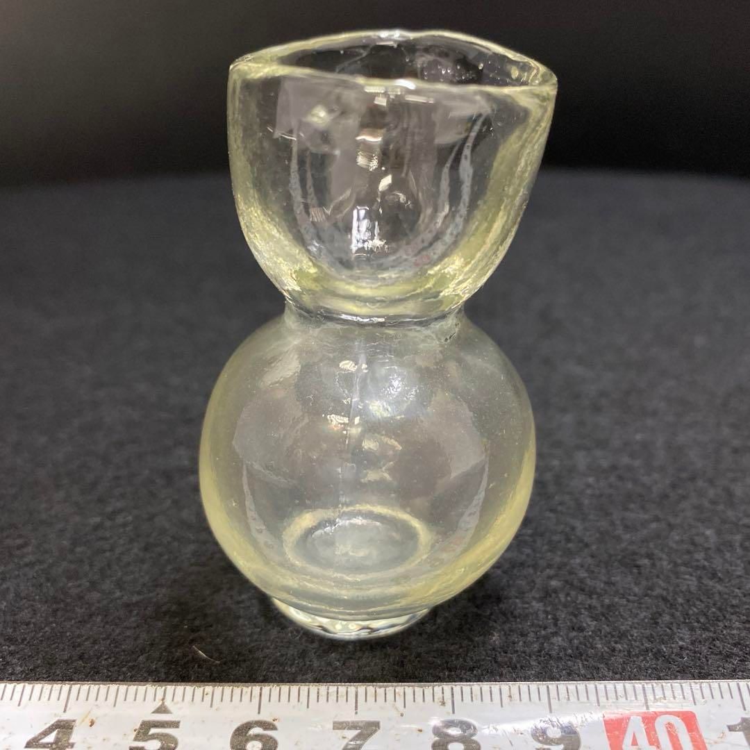 明治期 ウランガラス 小瓶 高さ6.4㎝ 東な6-1118