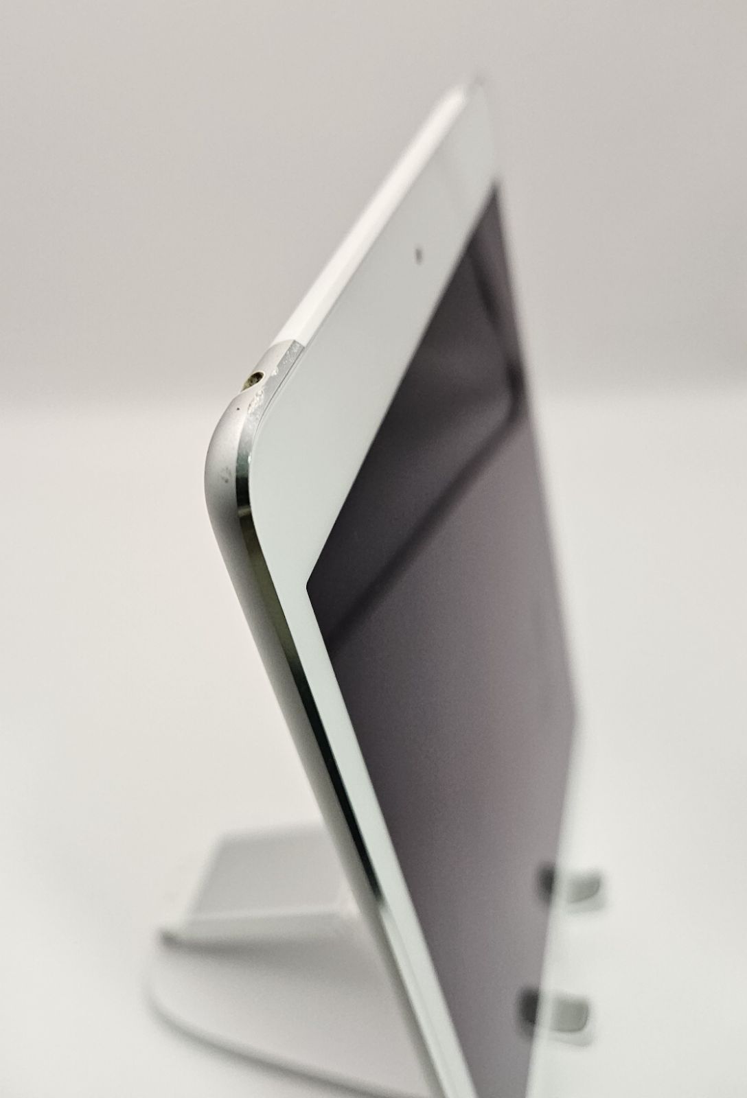 iPad mini4 シルバー64GB wi-fi+Cellular iPad mini 4（MK732J/A