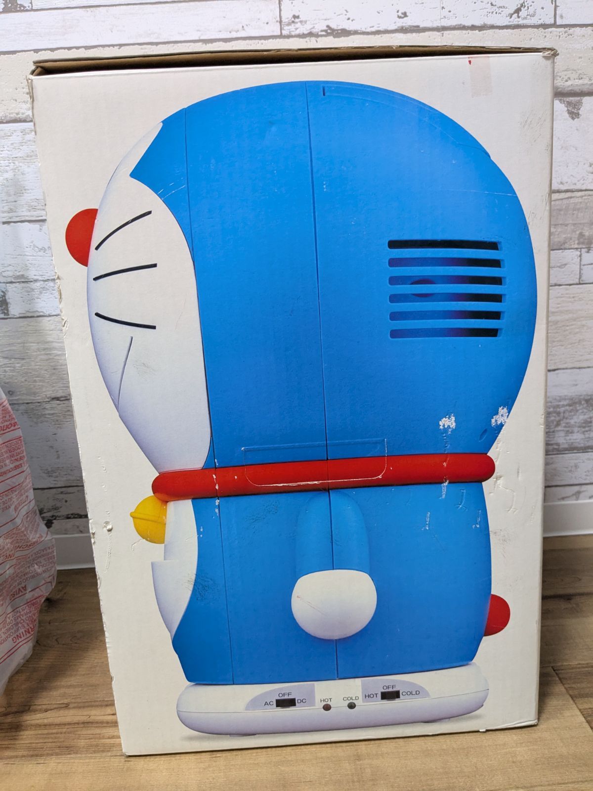 レア物 限定品ドラえもん冷温庫 クリスマス仕様 ホワイトバージョン　未使用品 2025年最新】ドラえもん冷温庫の人気アイテム - メルカリ