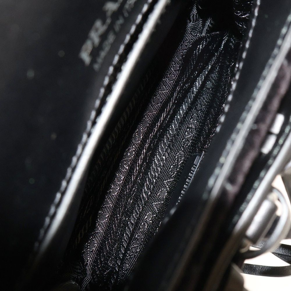 PRADA (プラダ) ベルベット レザーフラップ フリンジ ショルダーバッグ  