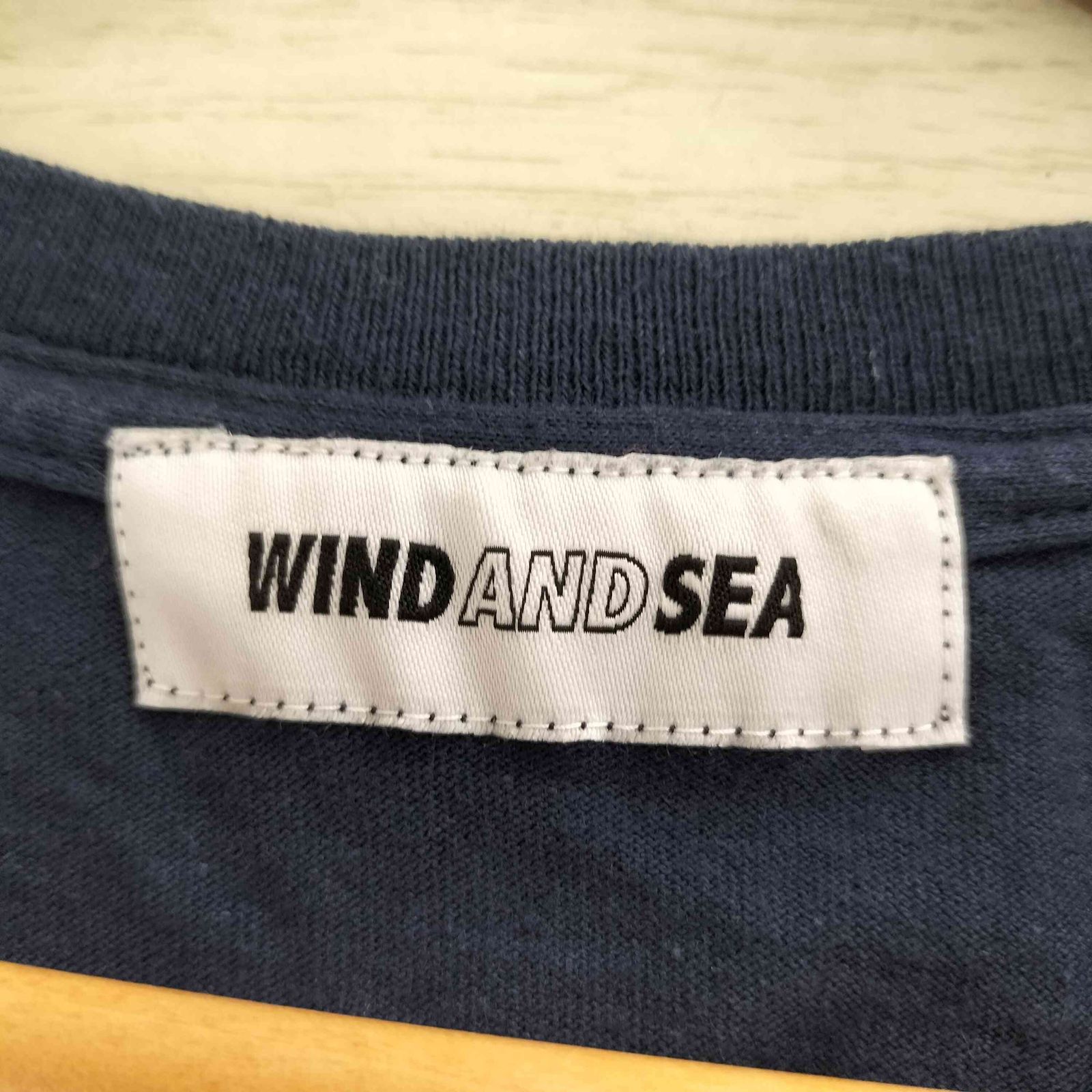 ウィンダンシー WIND AND SEA プリント クルーネックTシャツ