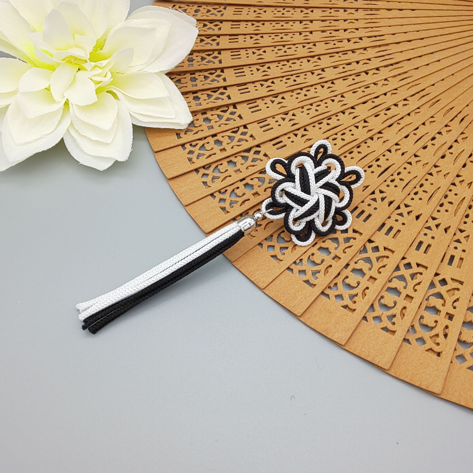 ハンドメイド ♡ 組み合わせよ もこもこタッセル エスニック ポニーフック