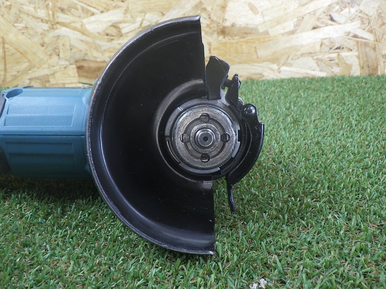 18V