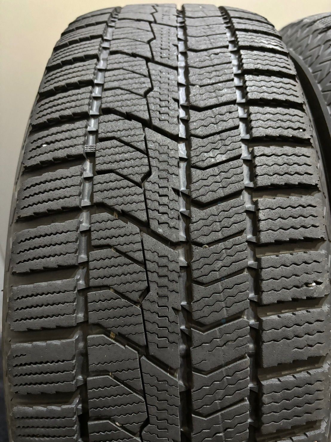 スタッドレス