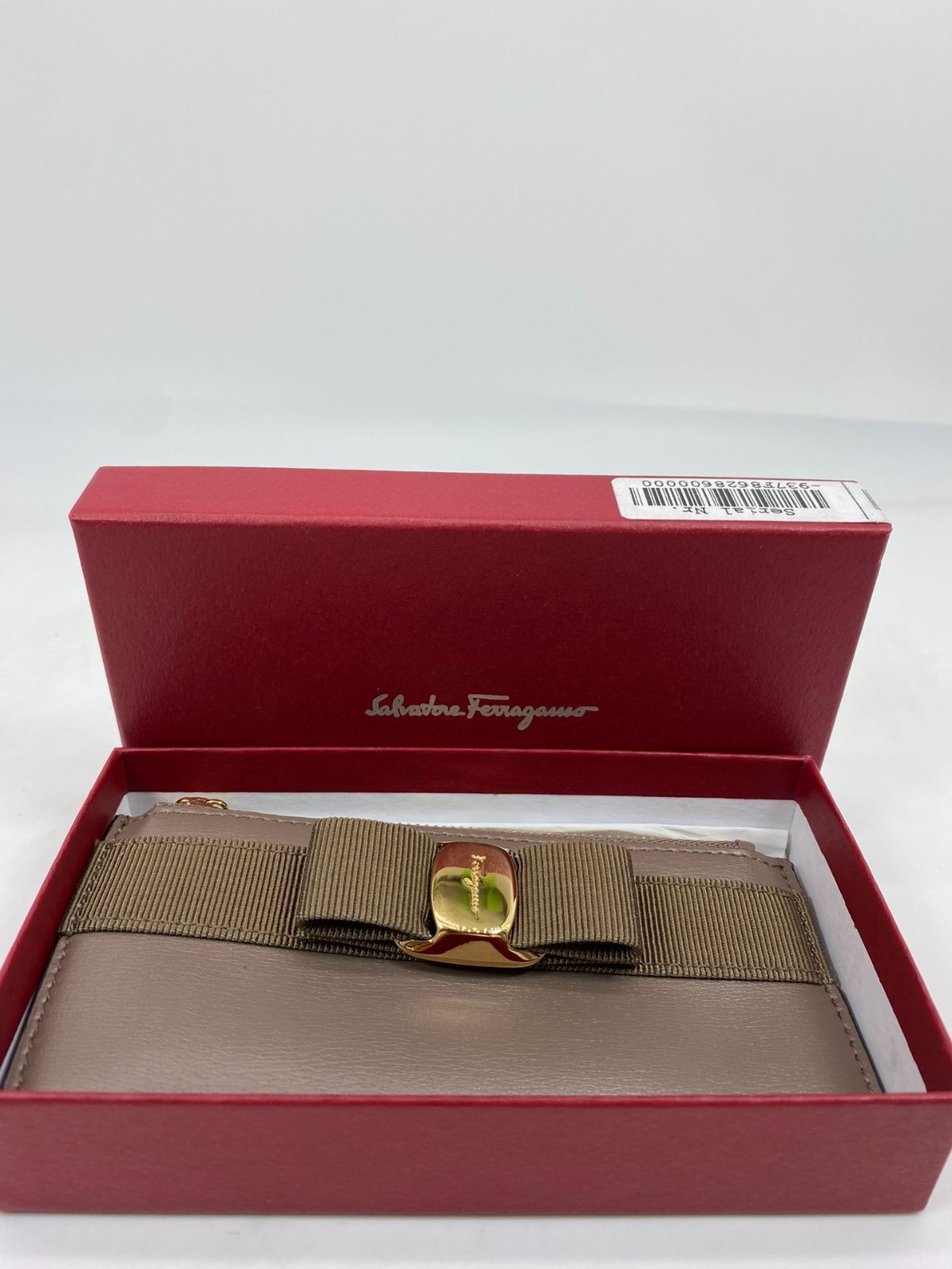 フェラガモ フラグメントケース 22E010 7150 SALVATORE FERRAGAMO フェラガモ フラグメントケース 22E010