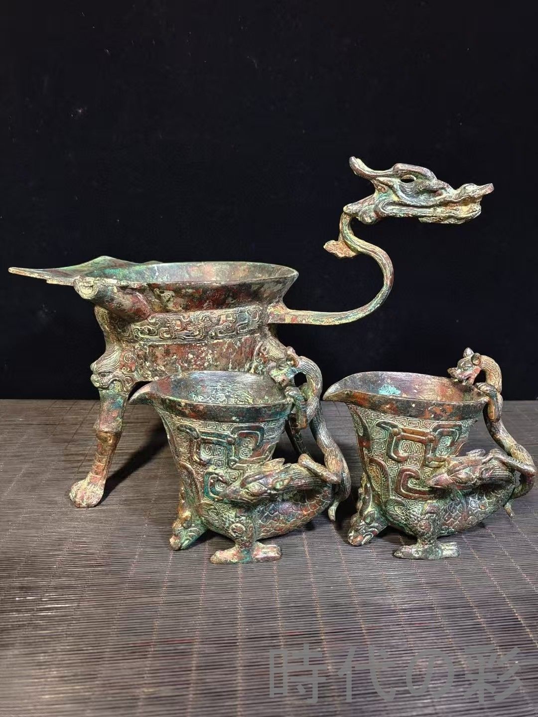 中国古美術 漢代青銅龍首柄鎖斗杯 古代酒器 三足設計 温酒器 骨董 漢代 青銅器 龍首柄 鎖斗 杯 酒器 三足設計 温酒器 礼器 古美術 骨董 收藏 R07071215