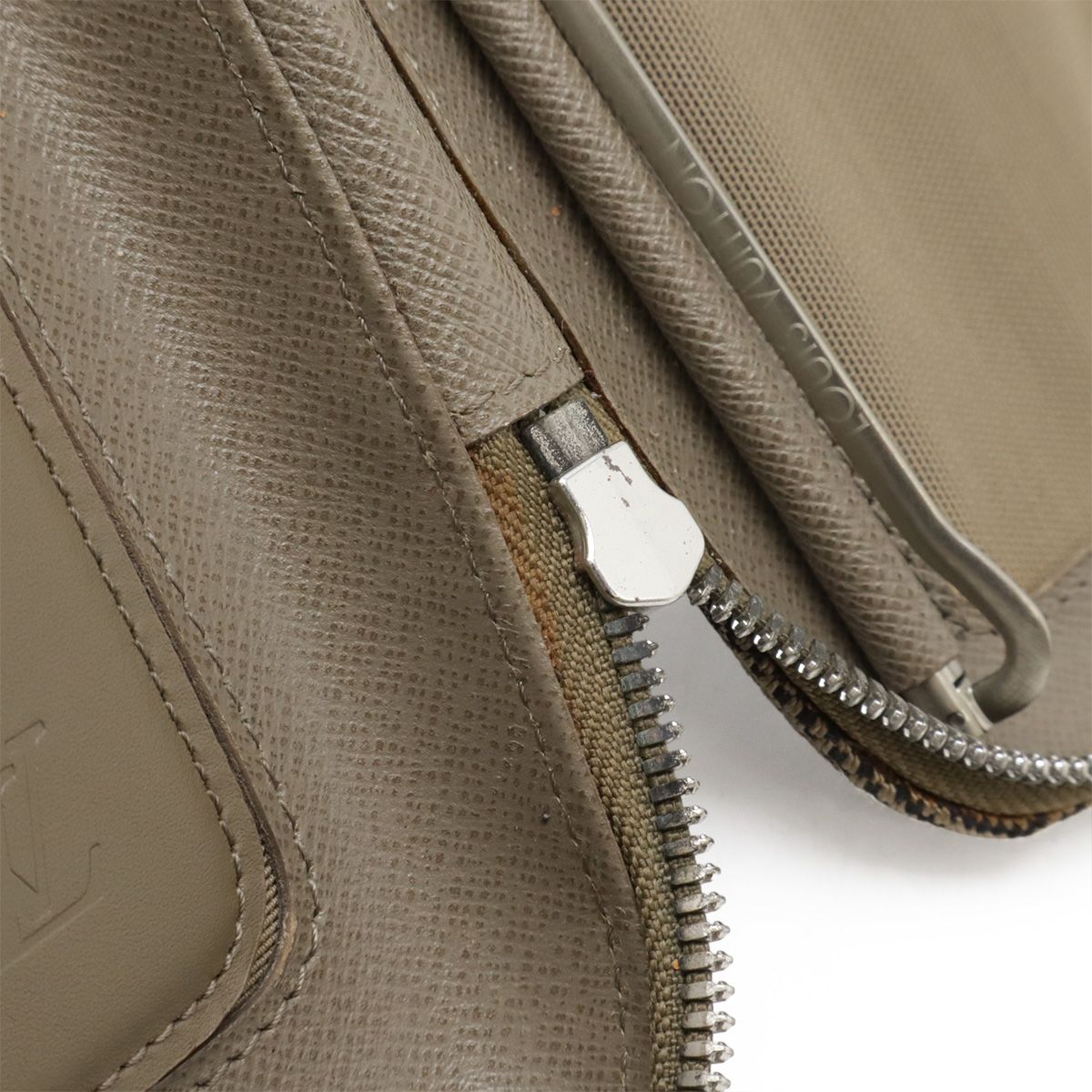 ほぼ未使用】SAINT LAURENT レザー クロスボディ 634717 SAINT LAURENT