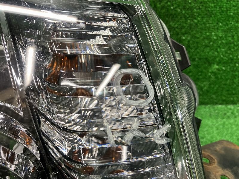 デリカD5 CV5W 右ヘッドランプ・ヘッドライト G プレミアム 4WD