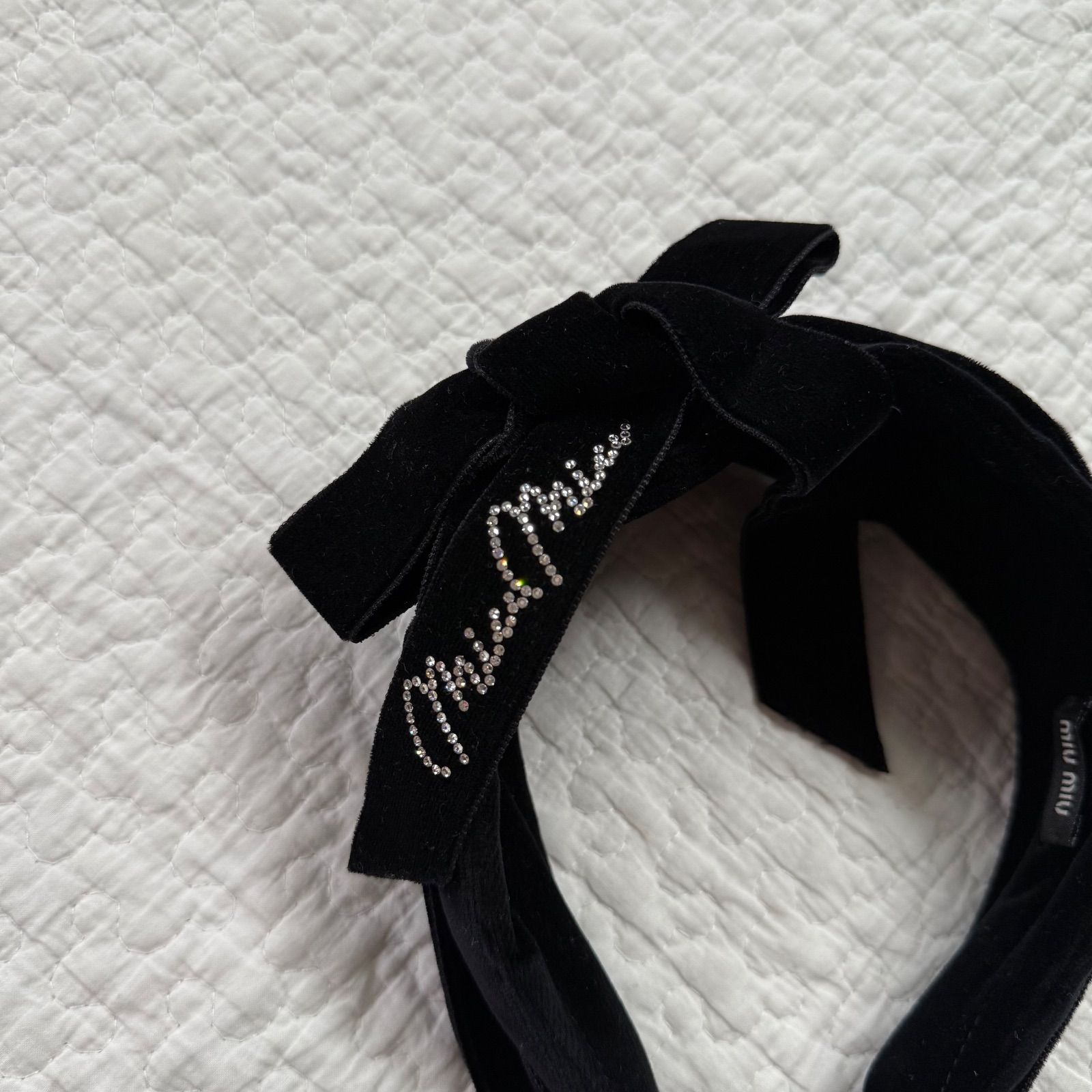 miumiu ベルベットヘアバンド 黒 ヘアバンド　カチューシャ miumiu ベルベットヘアバンド 黒 ヘアバンド カチューシャ