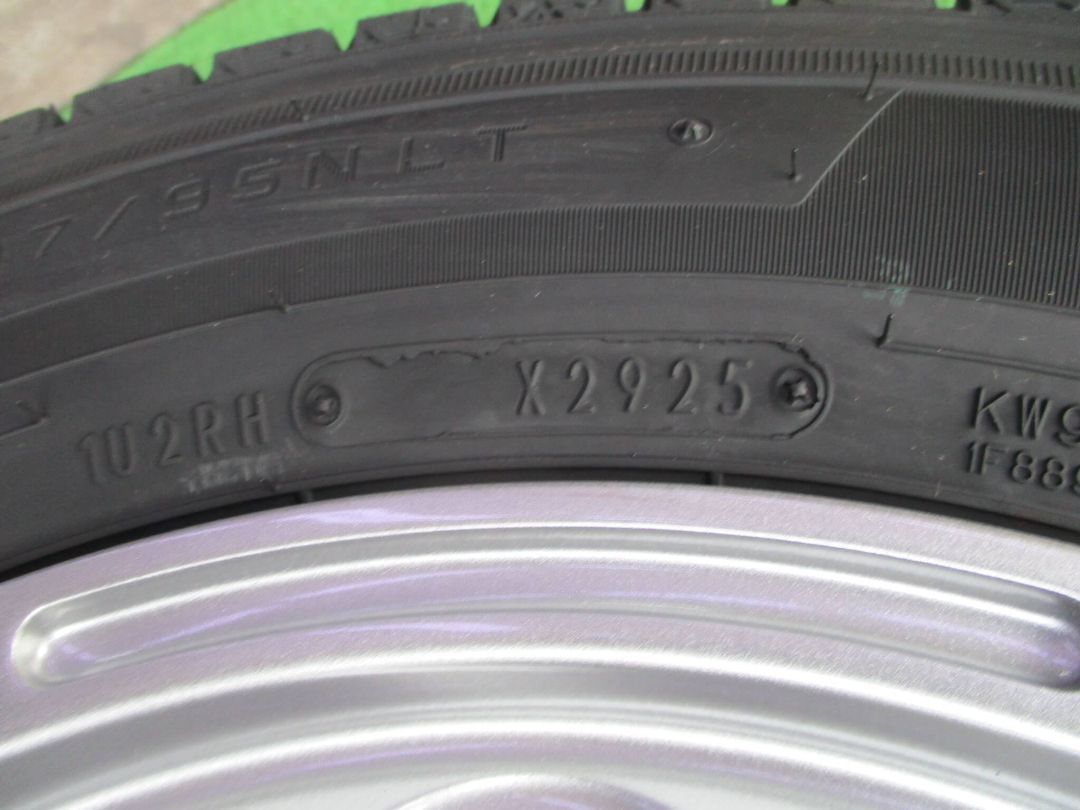 NV200用 スタッドレスセット