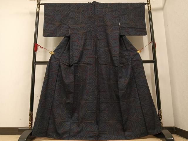 平和屋着物●本場結城紬　重要無形文化財　80亀甲　麻の葉文様　正絹　逸品　AABB0421ph 平和屋着物○本場結城紬 重要無形文化財 80亀甲 麻の葉文様 正絹 逸品