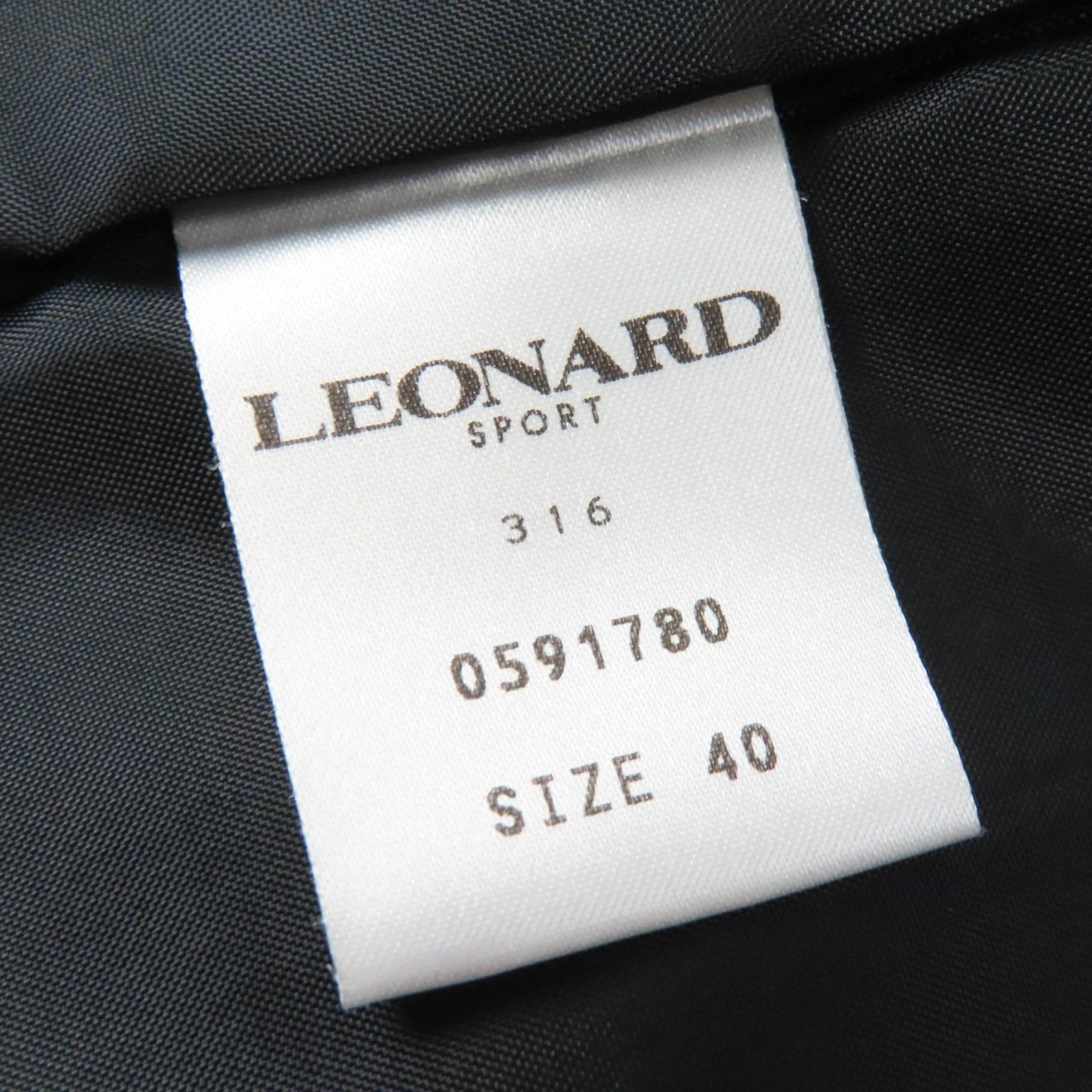 美品☆LEONARD SPORT レオナールスポーツ ウール ロゴボタン 襟袖
