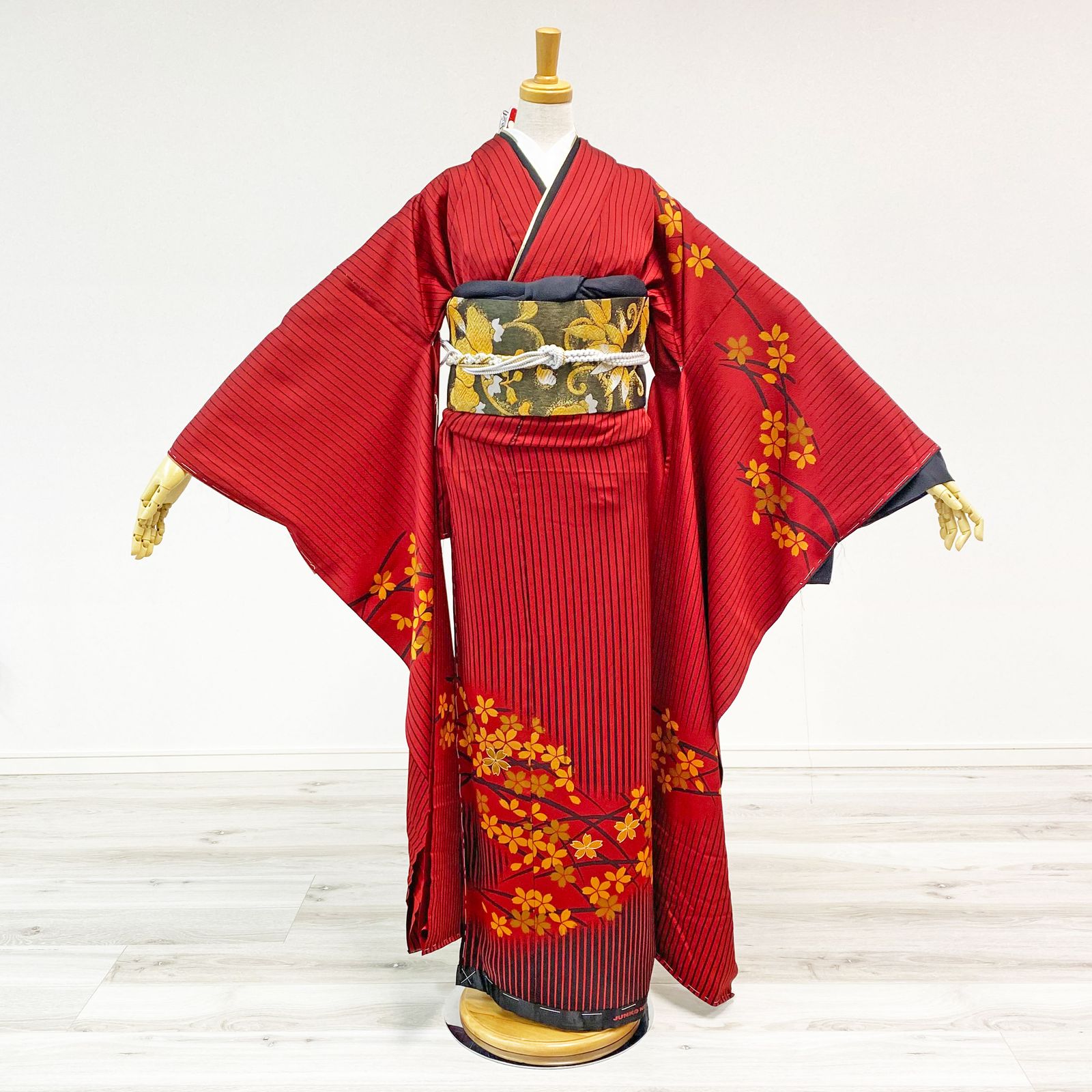 新品・一式セット】振袖 未使用 赤 桜 ストライプ 成人式 F26 - メルカリ