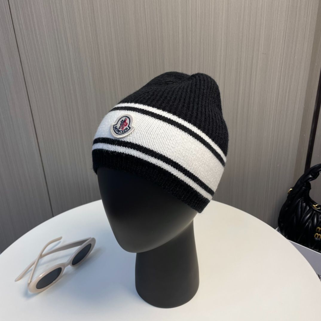 実物写真 Moncler モンクレール　ビーニー　ニット帽 ブラック