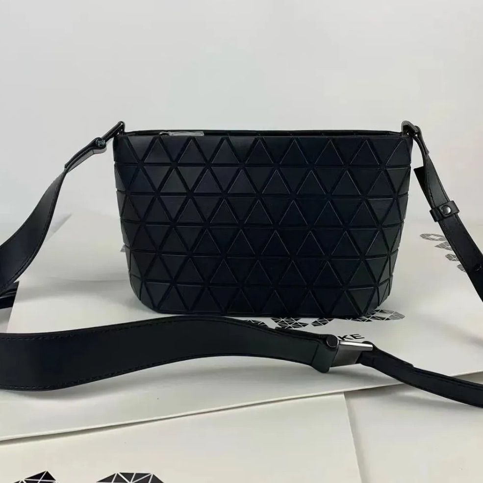 BAO BAO ISSEY MIYAKE ショルダーバッグ リュックバックパック 男女兼用