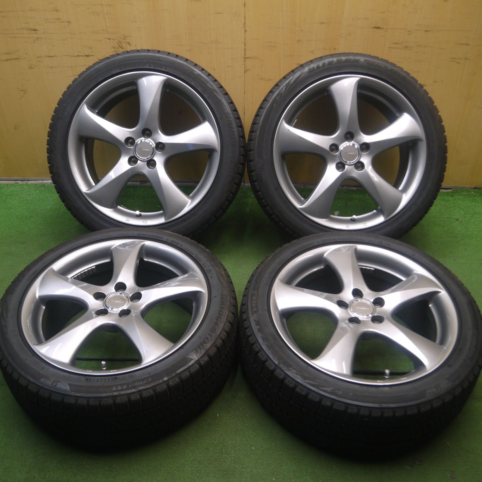 送料無料* キレイ☆86 BRZ 等 215/45R17 スタッドレス ブリヂストン 
